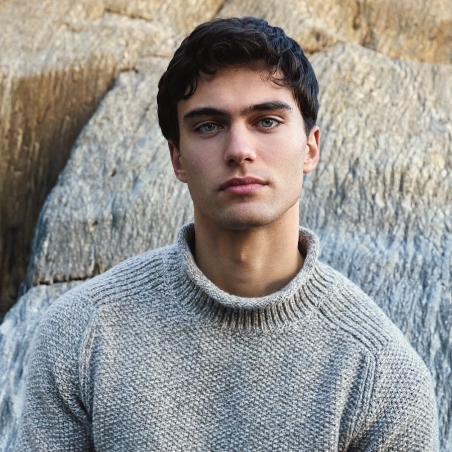 Irischer Merino/Kaschmir Pullover in einem schönen, hellen Muschelbeige von FISHERMAN OUT OF IRELAND.