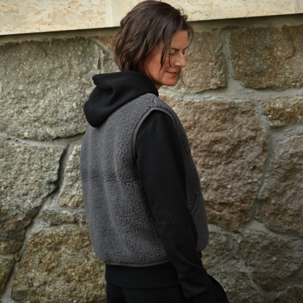 Sehr, sehr lässige Weste aus reiner Schafwolle von COLDBREAKER/YOKO WOOL aus Irland