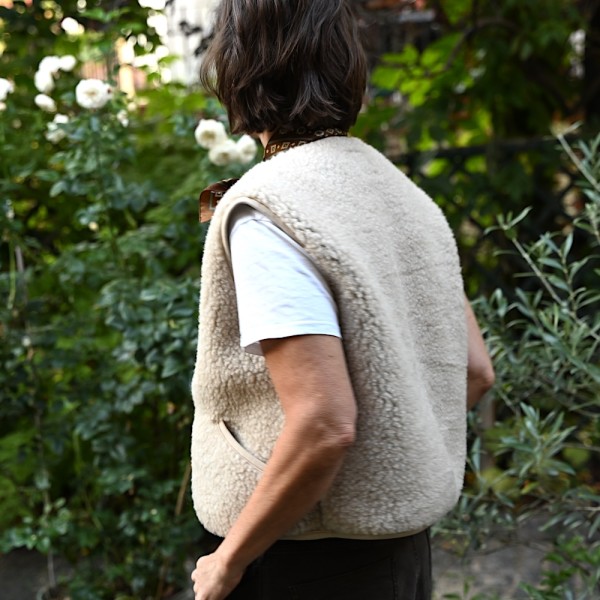Sehr, sehr lässige Weste aus reiner Schafwolle von COLDBREAKER/YOKO WOOL aus Irland