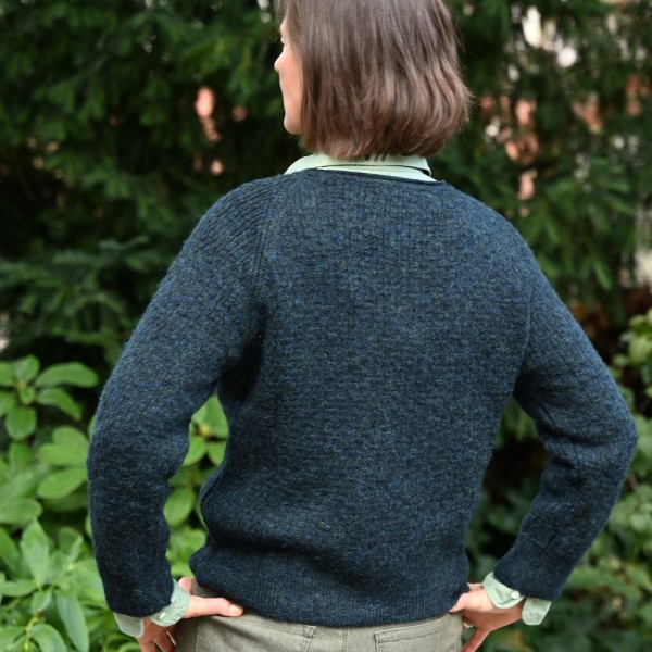 JULIANE ist ein wertvoller Alpaka Pullover mit schönem Strickmuster von Les Racines du Ciel.