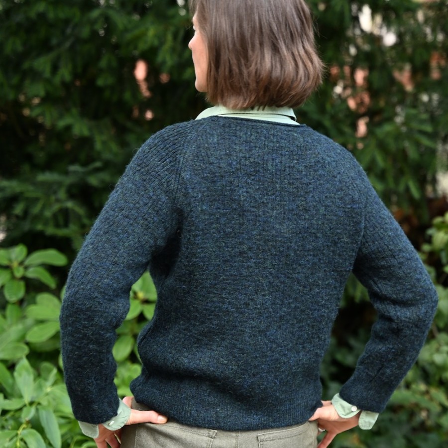 JULIANE ist ein wertvoller Alpaka Pullover mit schönem Strickmuster von Les Racines du Ciel.